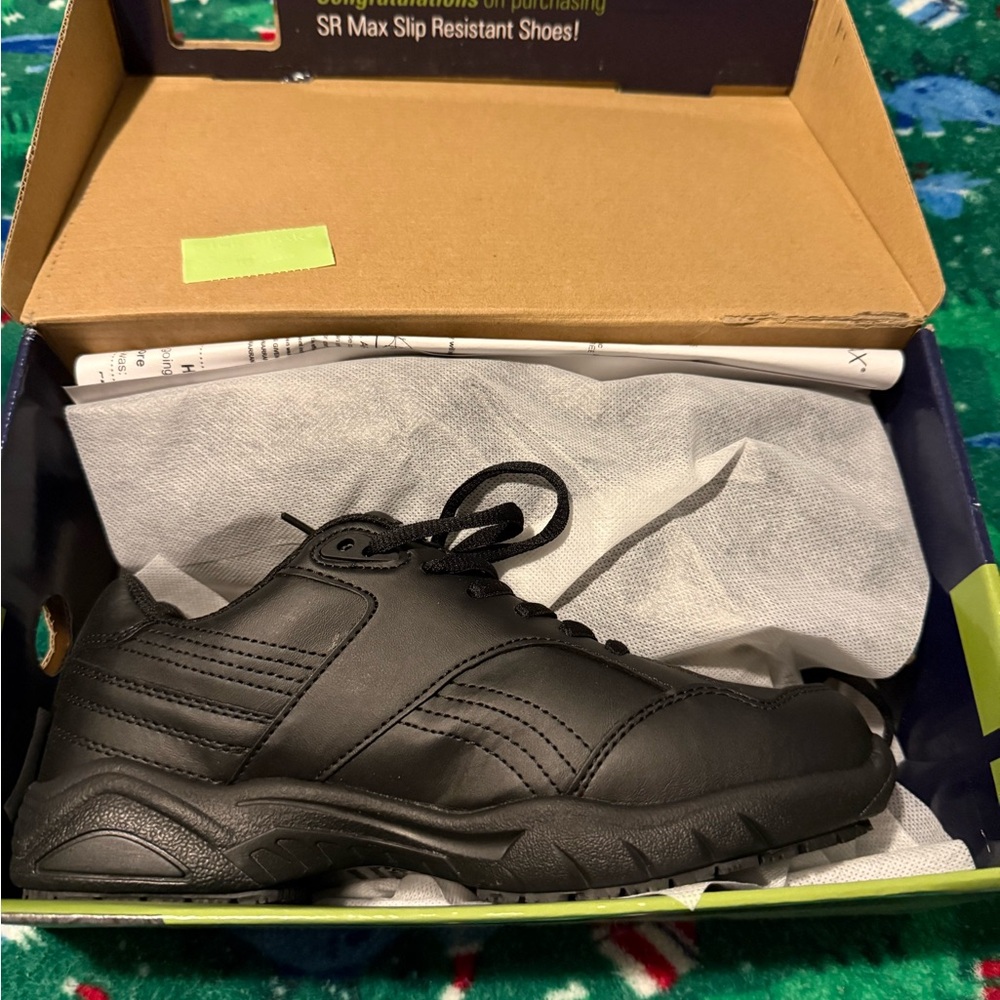 Women’s Black Slip Resistant Shoes (New)